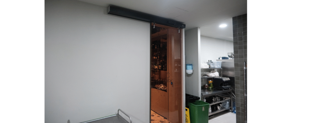 FOTOSELLİ KAYAR CAM KAPI 2