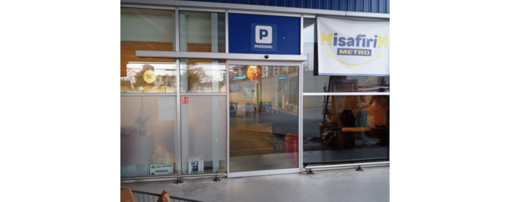 FOTOSELLİ KAYAR CAM KAPI 3